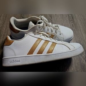 Womens Adidas Grand Court Gold Shimmer/white sneakers size 7